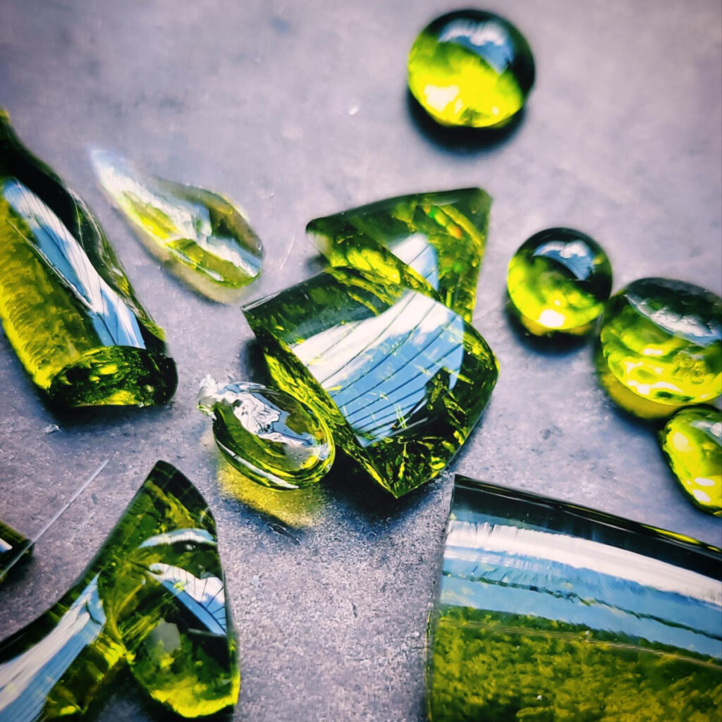 Apatite Glass - Gemstones via sicca